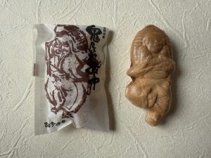 ひょろつき鬼最中（130円）