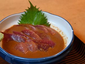秘伝のタレが旨みを誘う [食楽web]