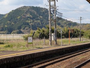 ローカル線を乗り継いでゆっくりも魅力的