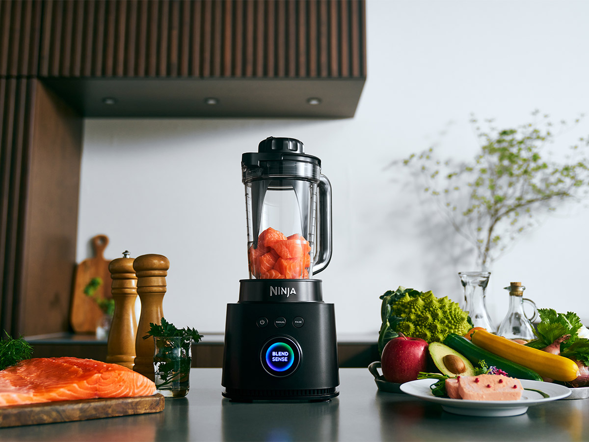 食材の自動検知機能を搭載! アメリカNo.1小型キッチン家電ブランド・Ninjaの「Ninja Stealth iQ ミキサー」でシェフクオリティのメニューを作ろう