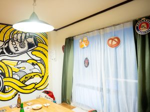2階の飲食スペース。友達の家に遊びに来たような安心感。