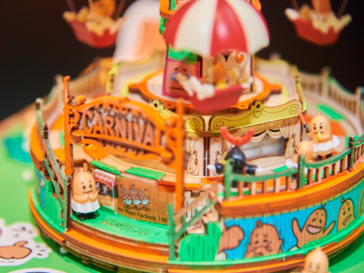スモールワールドでは香薫やソップリンのゲームや展示がずらり