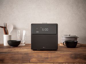 本体カラーはホワイトとブラック[食楽web]