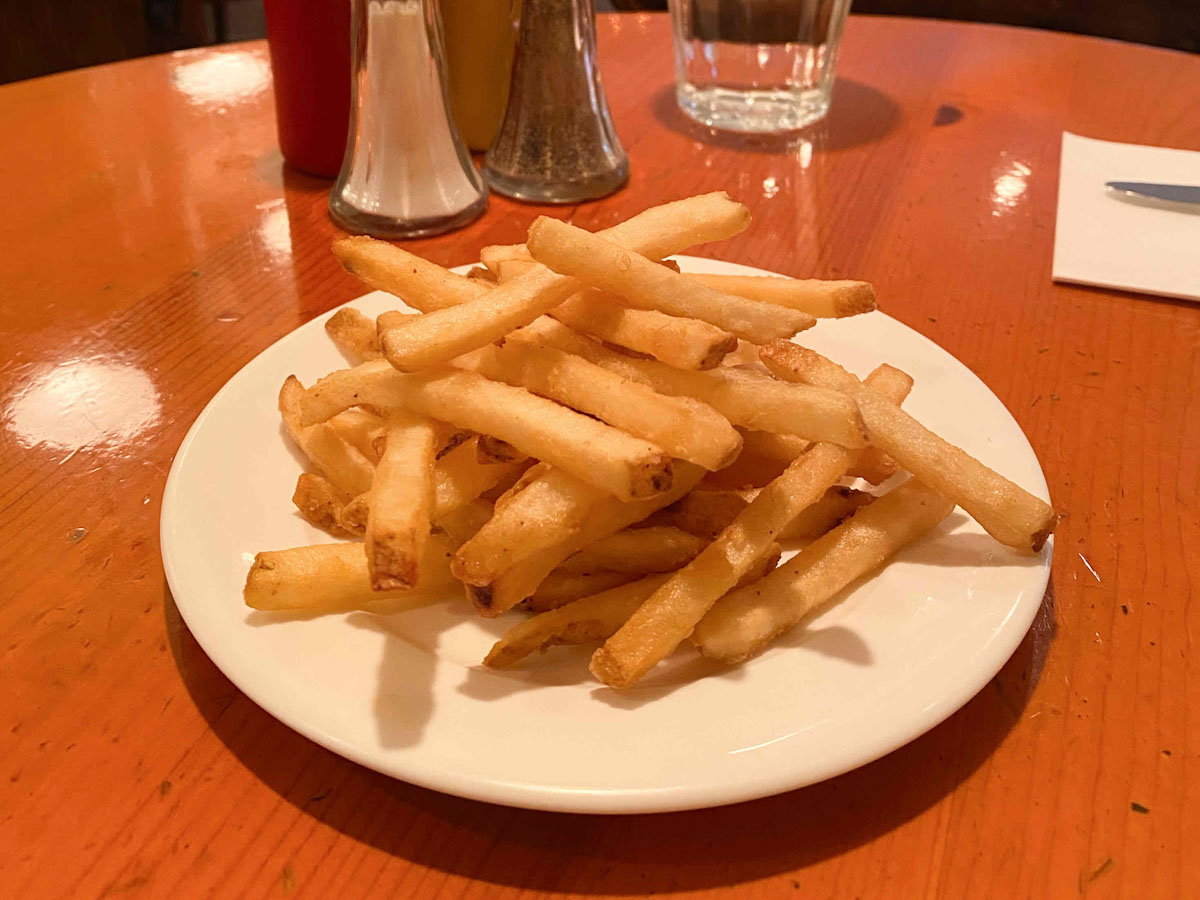 カリっと揚げられたポテトも、中はホックホク