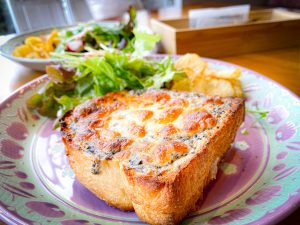 【京都カフェ巡り】Mont Kyotoの名店パンを使った「トリュフクロックムッシュ」が話題