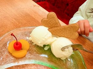 アイスは盛り付け方も素敵