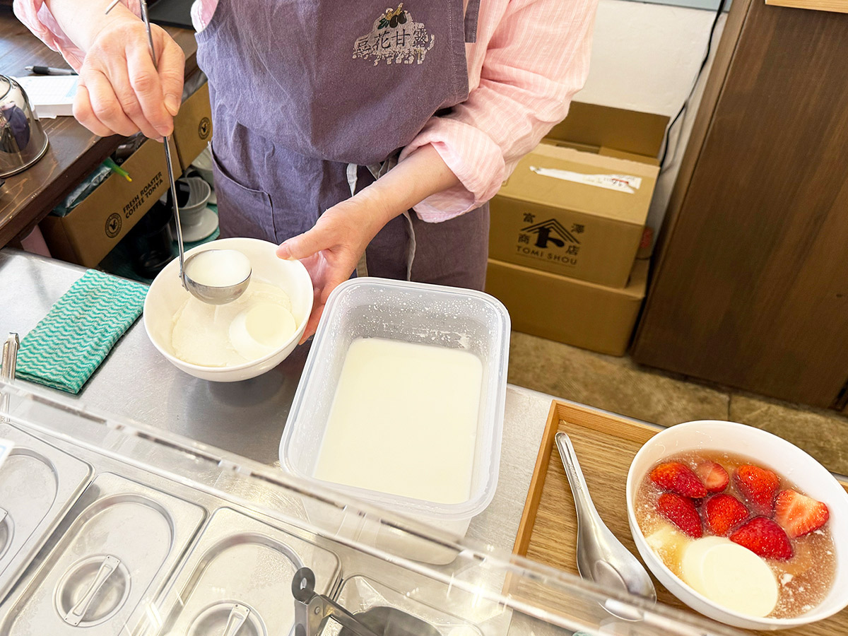 豆花を作る様子