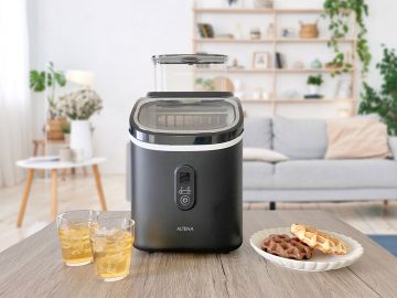家呑みやキャンプにも大活躍！超速で氷ができる「クリアキューブ高速製氷機」とは