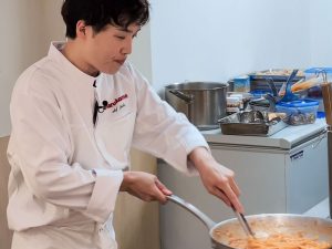 メディア向けに行われた試食会では、ファビオシェフが自ら調理したスペシャルメニューを披露