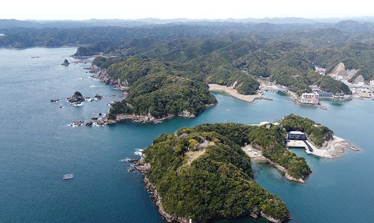 上空から見た『熊野別邸 中の島』 [食楽web]