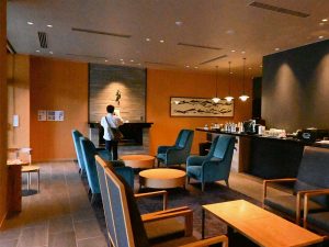 ラウンジ磐座。コーヒーやおもてなしのドリンク、おやつなどが楽しめる
