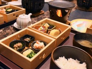 ビュッフェコーナーにはご当地パンや紀州名物、梅干しの食べ比べなども