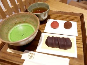 オープン以来、行列！ 伊勢以外で初「赤福」の和喫茶店が大阪・高島屋にオープン。珍しいスイーツも