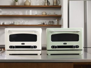 サイズ：幅468mm×奥行387mm（ハンドル込み440mm）×高さ338mm。本体カラーはグリーン／ホワイト