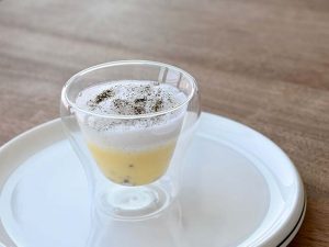 アミューズの「とうもろこしのブルーテ」