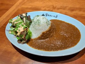 「富士山欧風カレー」1,353円