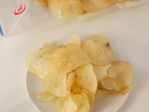 一部透明な袋から中のポテチが見える独特なパッケージで買う時からワクワク感がとまりません～