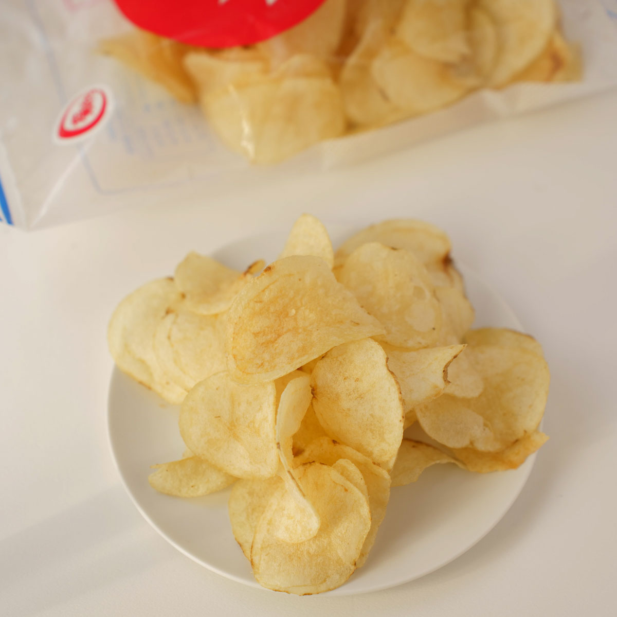 一部透明な袋から中のポテチが見える独特なパッケージで買う時からワクワク感がとまりません~