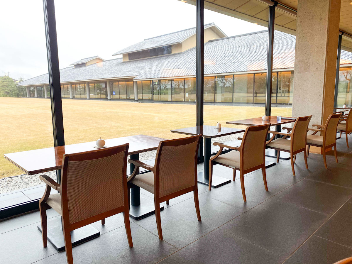 【富山】美術館カフェで味わう「甘酒水出しコーヒー」に感動。アートと絶景と名水仕立ての一杯を