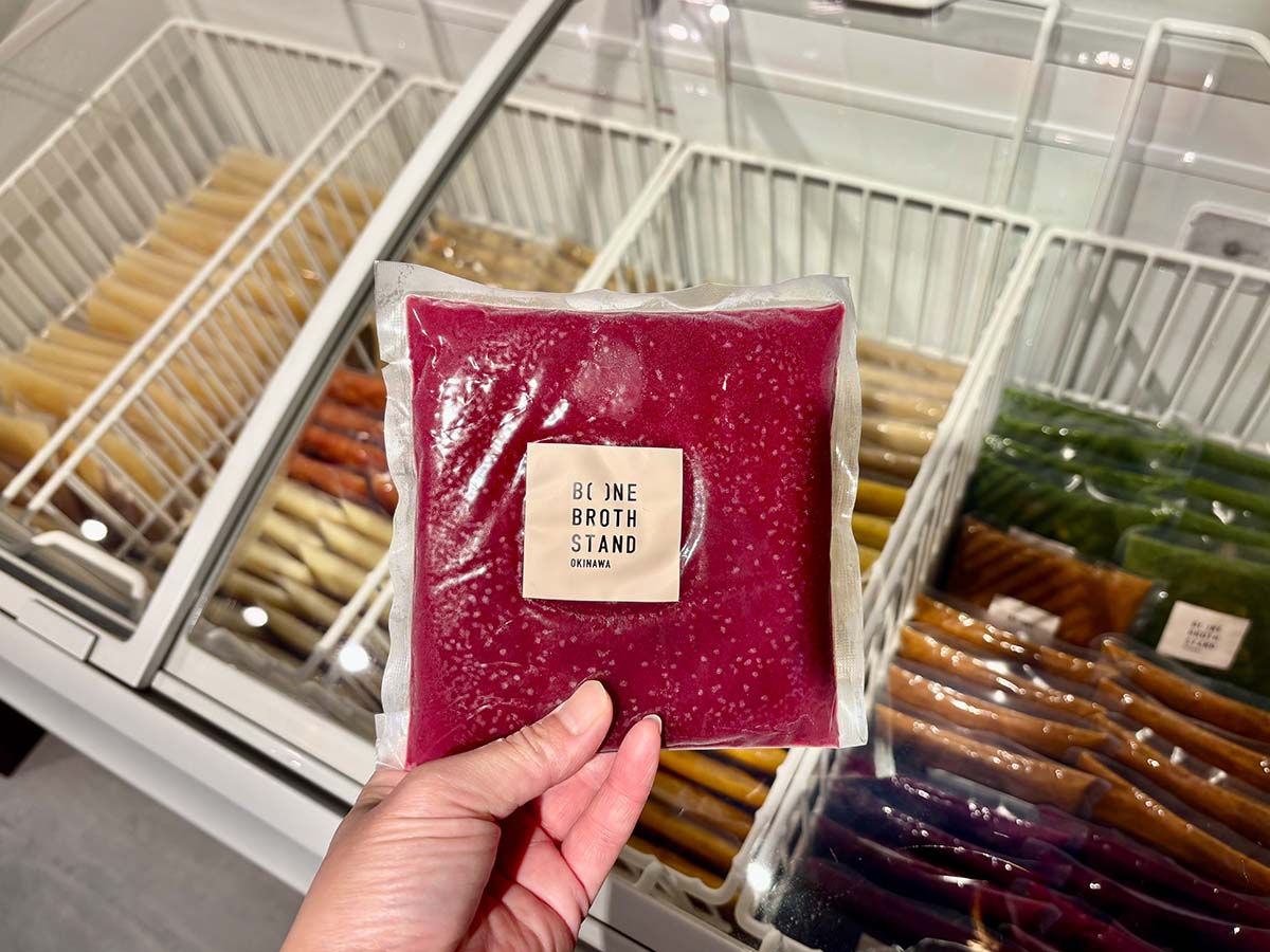 全国各地から厳選した素材を使った、季節のスープが彩り豊かに並ぶ [食楽web]
