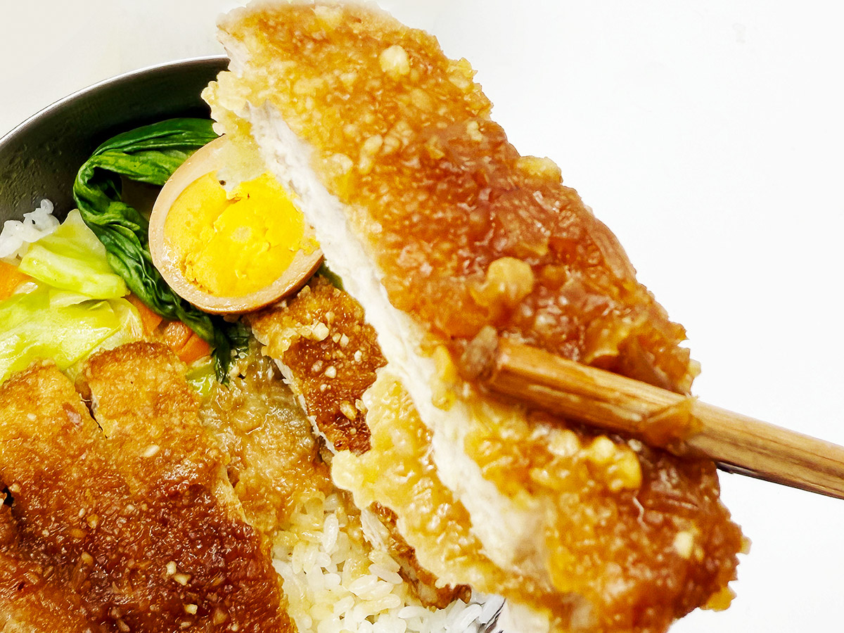 台湾と全く同じ味わいの排骨がうますぎる!