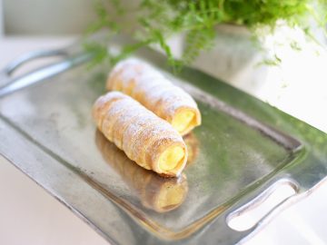 ほっぺが綻ぶおいしさ。町田＆北海道の名おやつ2品【あの人にとっておきの手みやげVol.2／写真家・辻佐織さん】