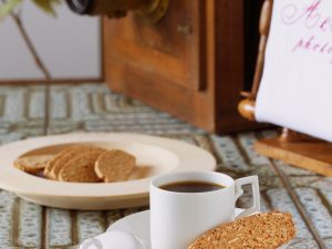 コーヒーに浸すと素材のおいしさが引き立ちます。二度焼きしてるので香ばしさも抜群！ [食楽web]