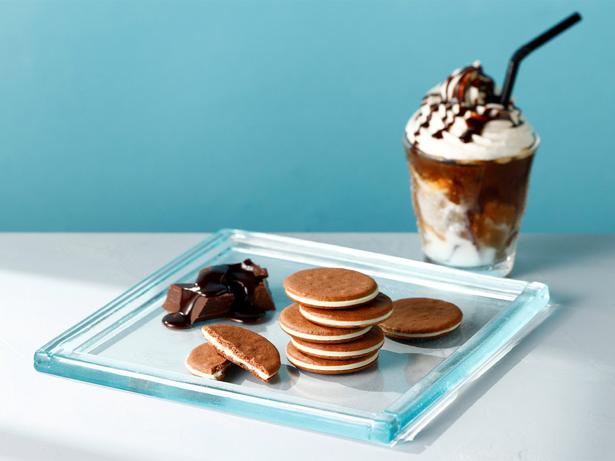 『FiOLATTE（フィオラッテ）』の「サンドクッキー」1箱（9枚入）1188円