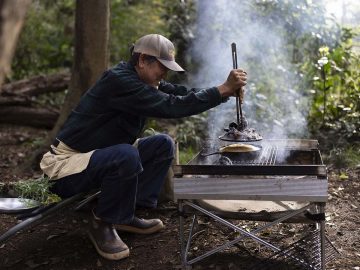 【保存版】アウトドア飯を成功させる3箇条！ アウトドア料理の第一人者、小雀陣二さんが教えます