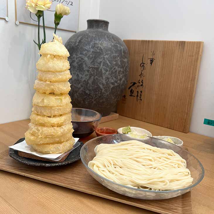 玉ねぎ生産量日本一の北見ならではのメニュー「北見玉ねぎのてっぺんひやむぎ」
