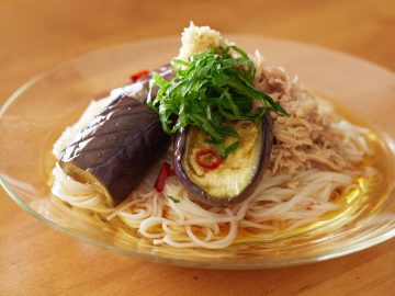 【週末の作り置き】旬のナスを大量消費！「焼きナスの南蛮漬け」とそうめんぶっかけレシピ