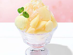 「山梨県産桃のミルクフラッペ」1200円