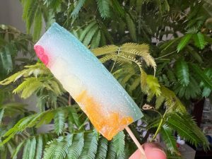 少し溶けてくるとふにゃっと感が！ もちもち食感がたまらないというファンも多い