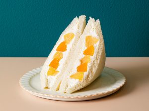 「清水白桃と黄桃のヨーグルト風クリーム」1パック 928円