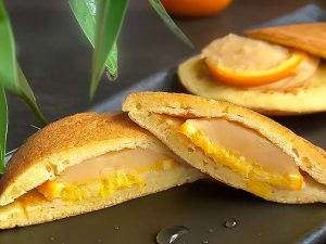 「夏みかん生どら焼き」1個230円（店頭価格）、5個入1620円～（楽天市場）
