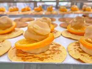オレンジスライスを夏みかん餡でサンド