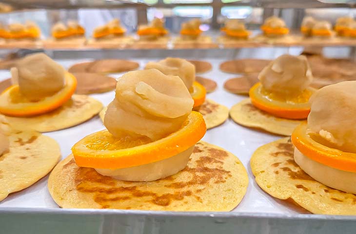オレンジスライスを夏みかん餡でサンド