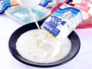 写真はプレーン味。30回振った後でもこのかたまり感。メーカーからは腕が痛くなるくらい、3分間程振るのがおすすめとのこと（笑）