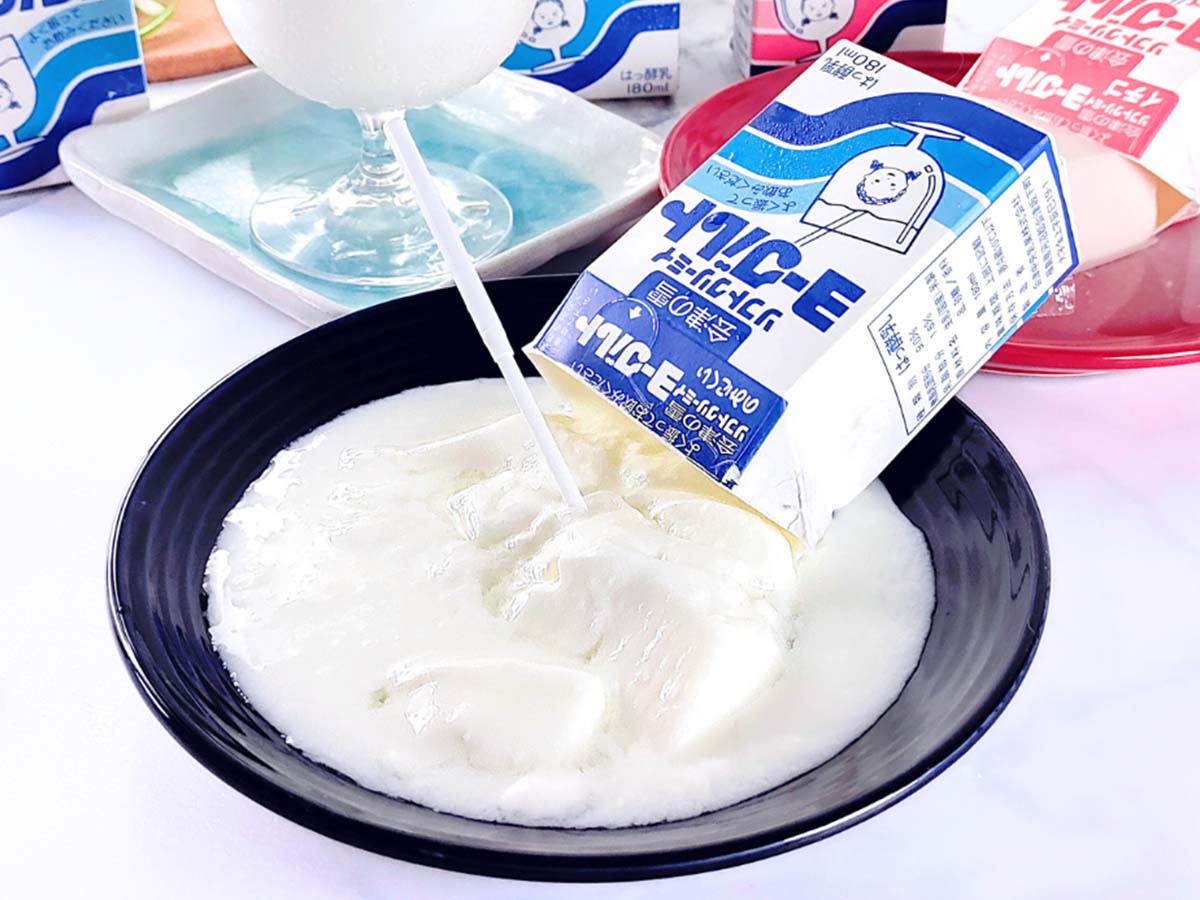 写真はプレーン味。30回振った後でもこのかたまり感。メーカーからは腕が痛くなるくらい、3分間程振るのがおすすめとのこと（笑）