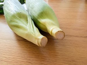 軸の切り口が白っぽいものも新鮮な証拠