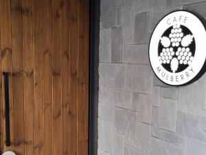 半地下のような入口[食楽web]