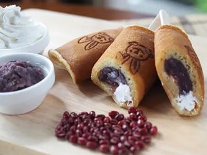 あんまきアイスバー「あん＆クリームサンド」（260円）[食楽web]