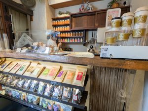 セイロンティーの香りに誘われて。代々木公園の紅茶スタンド『ics TEA』