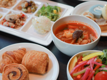 いい宿にはおいしいモーニングがある。『インターゲート大阪 梅田』で味わう世界の朝ごはん