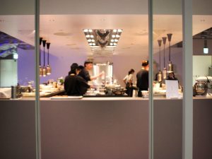 カジュアルダイニング「1/2（ニブンノイチ）」