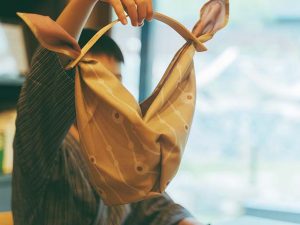 大きさも人それぞれ。世界に一つだけの風呂敷バッグの完成です