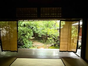 取材のため特別に許可を得て撮影しています