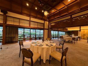 結婚式やパーティーなどのお祝いの席としても利用されています