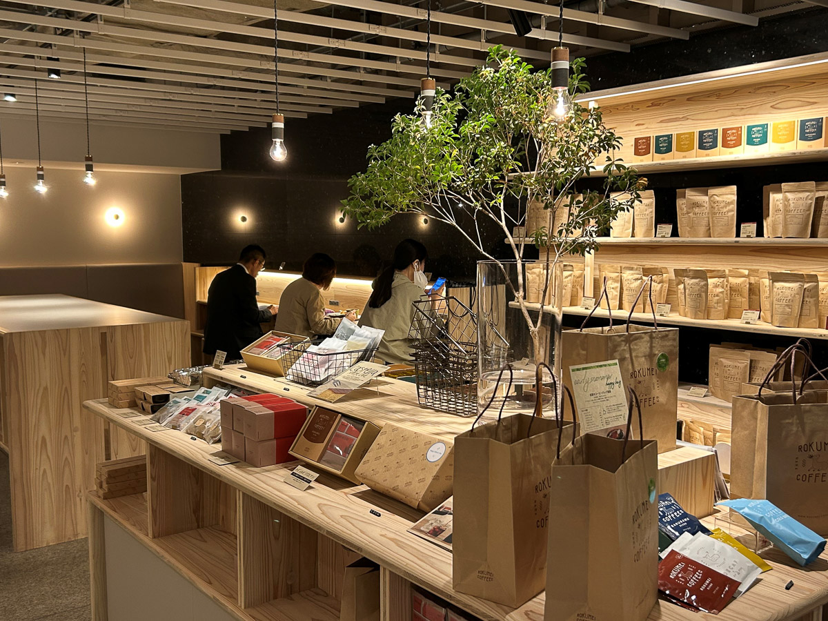 店内ではちょっとした手土産やギフトも販売されている