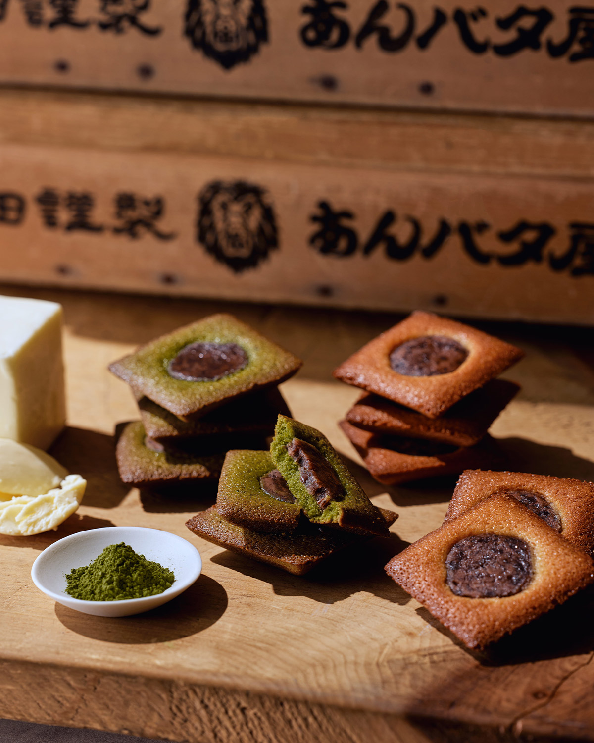 「あんばたフィナンシェ」6個入 1620円、「あんバタフィナンシェ宇治抹茶アソート」12個入（6個入×2種）3240円
